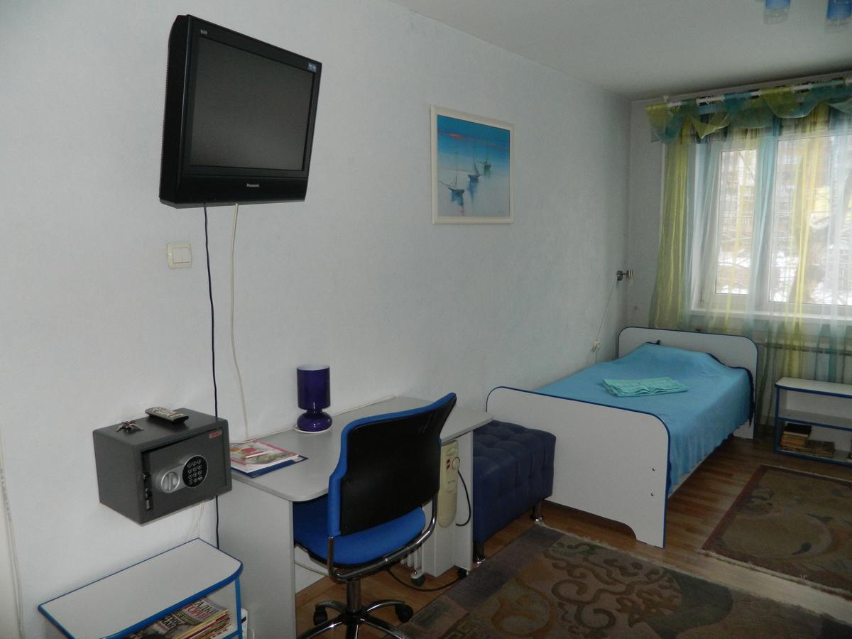 Mini Hotel Galant on Deputatskaya 5 Bratsk Bagian luar foto